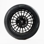 Front face view of the 18" Predator Iconic Black Alloy Wheel