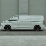 Side angle view of the Transit Custom 2023- 18" Predator Iconic Black Alloy Wheel
