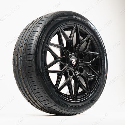 Side angle view of the 18" Predator Viper Black Alloy Wheel