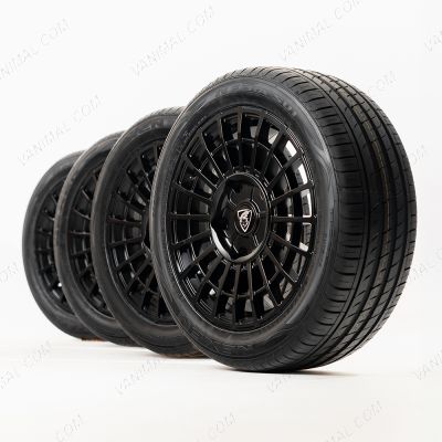 Front face side angle view of the 18" Predator Iconic Alloy Wheels