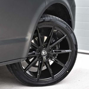 VW Transporter 20x8.5 Cades Chronos Jet Black Alloy Wheel