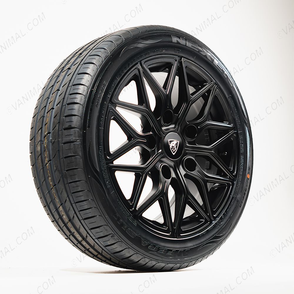 Side angle view of the 18" Predator Viper Black Alloy Wheel