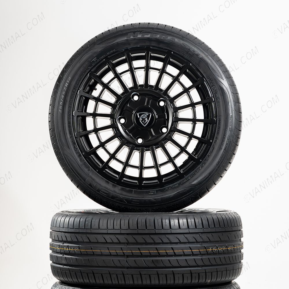 18" Predator Iconic Alloy Wheel front face view