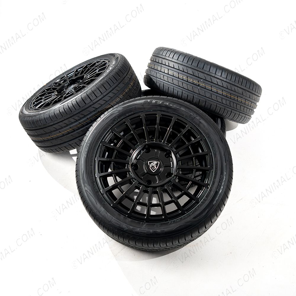 Front face view of the 18" Predator Iconic Alloy Wheels