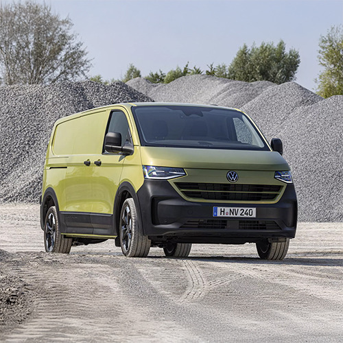 Front van view of the Transporter T7
